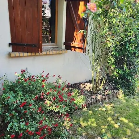 Petite Maison A Tremblay-En-France Exterior photo